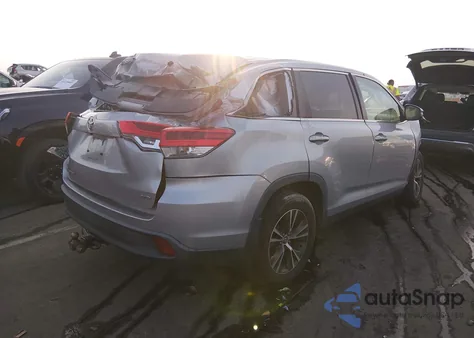 2019 Toyota Highlander Le z USA, uszkodzony, nr VIN 5TDBZRFH8KS736541